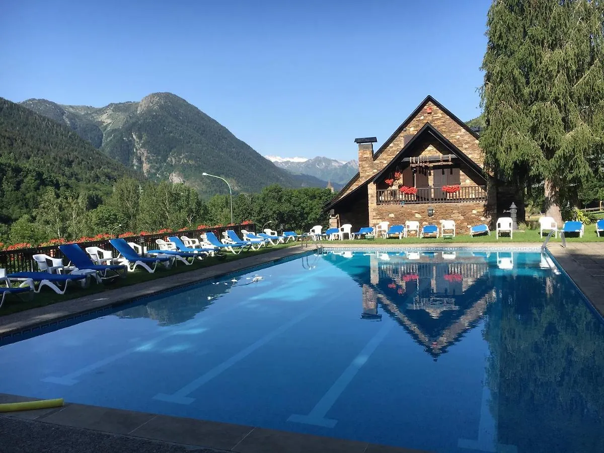 Hotel Petit Lacreu Salardú 3*,
